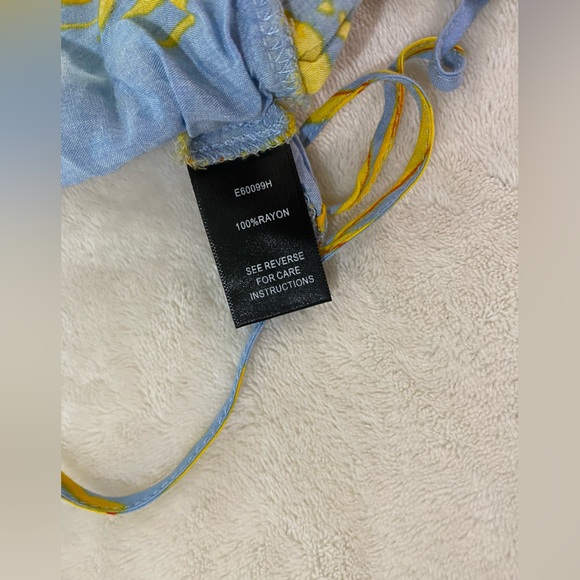 Molly Green Blue Yellow Tropical Floral Ruffle Triangle Top 100% Rayon Women's M - Picture 6 of 12